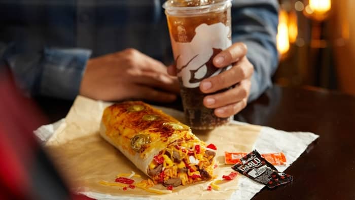  How many calories are in a chipotle chicken griller from Taco Bell?