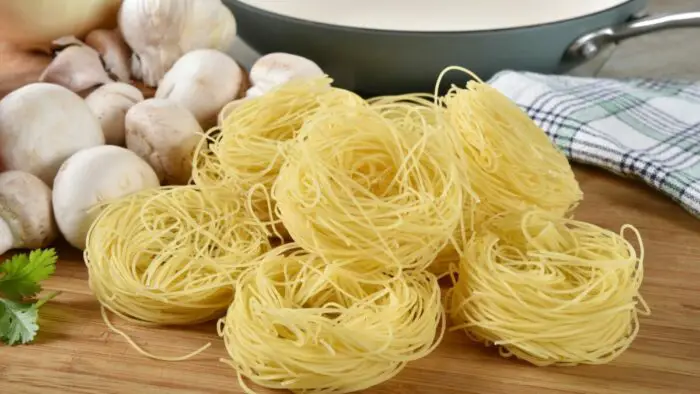 Does angel hair pasta soak up the sauce?