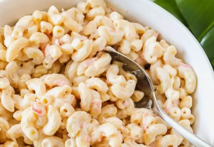 Macaroni with mayonnaise